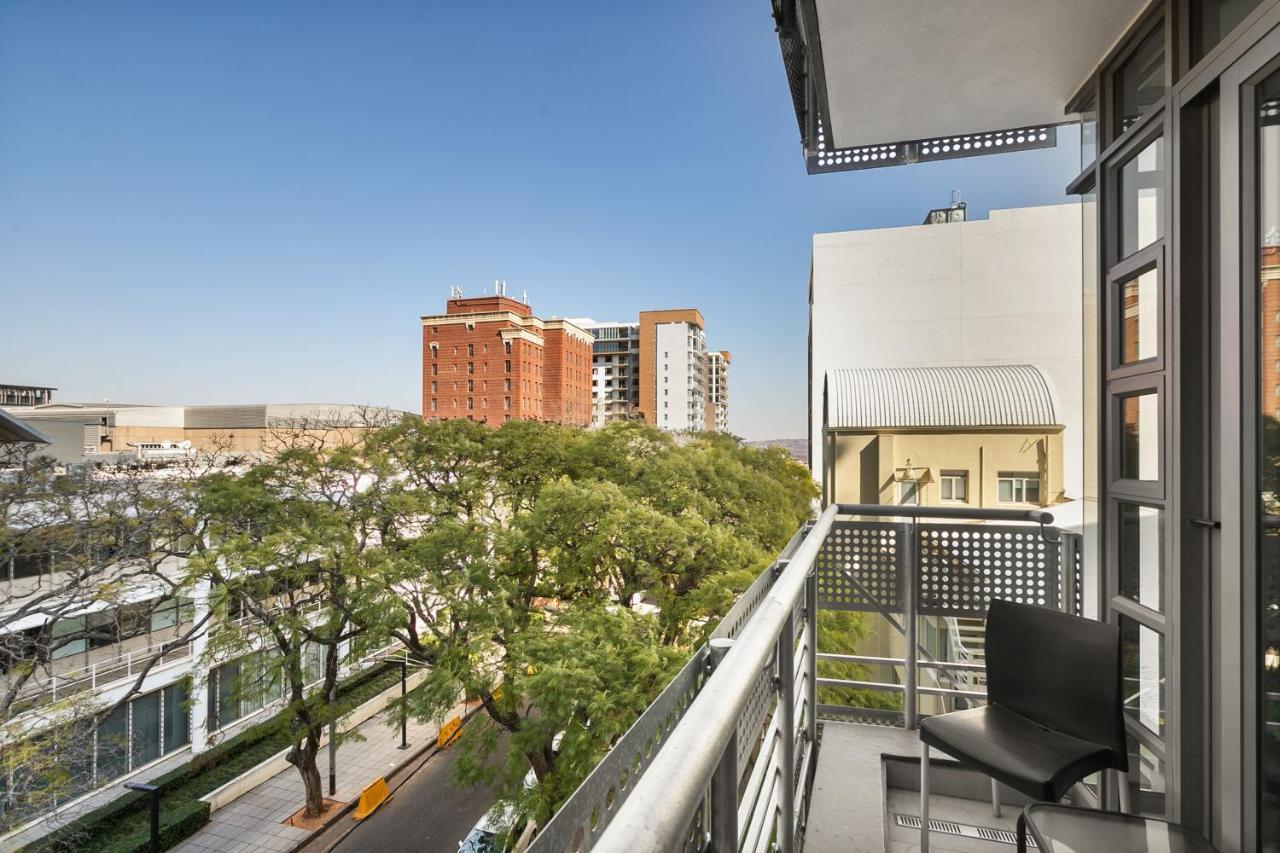 Easy Stay - The Median Rosebank Йоханнесбург Экстерьер фото