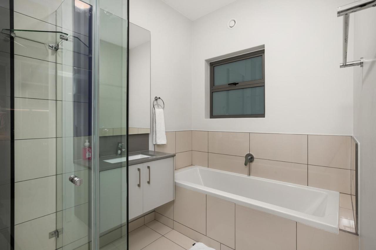 Easy Stay - The Median Rosebank Йоханнесбург Экстерьер фото