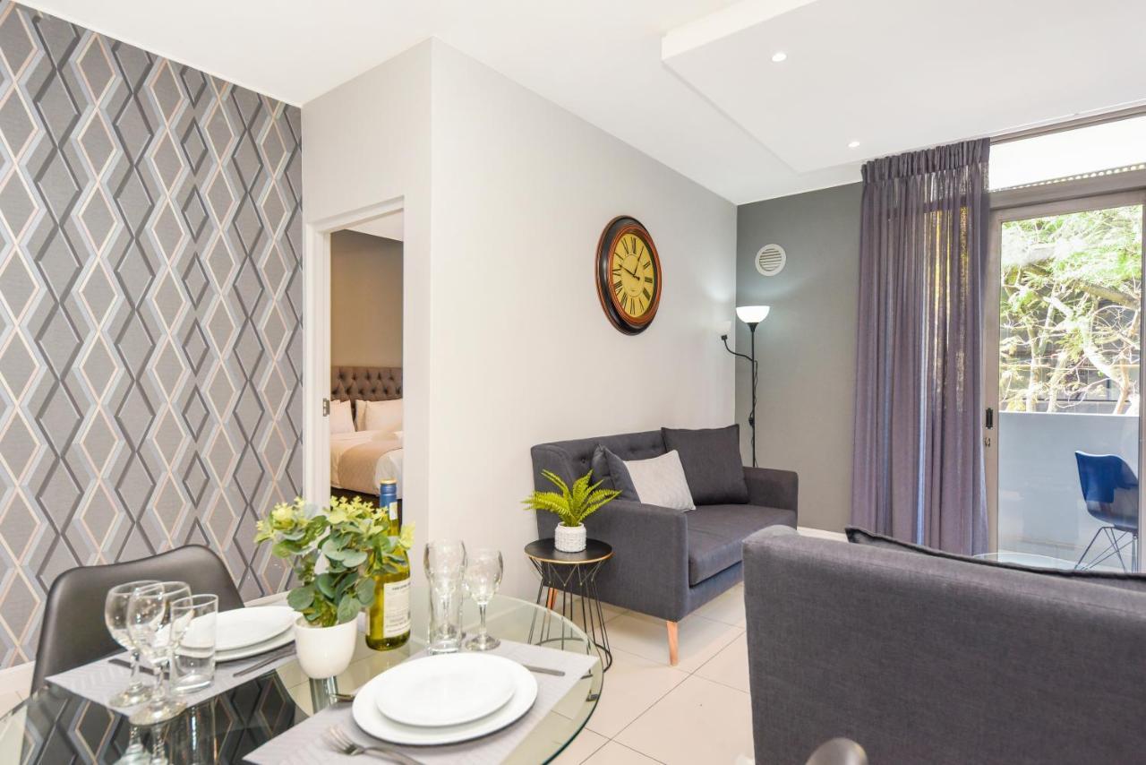 Easy Stay - The Median Rosebank Йоханнесбург Экстерьер фото